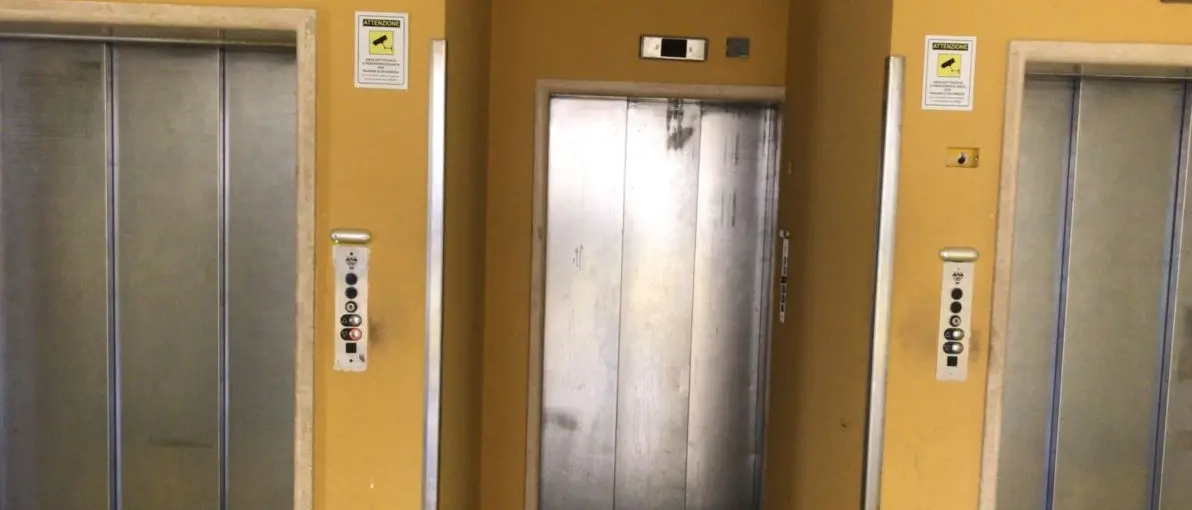 Ospedale di Locri senza ascensori. Siclari (FI): «Una vergogna inaudita» -VIDEO