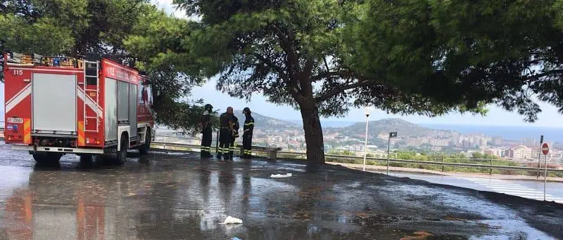 Colpiti da un fulmine durante il temporale: due persone in gravi condizioni