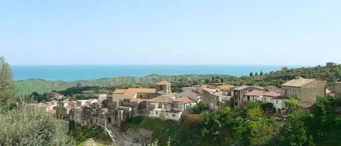 Modello Riace, Lega: «Lucano non più credibile agli occhi dei cittadini»