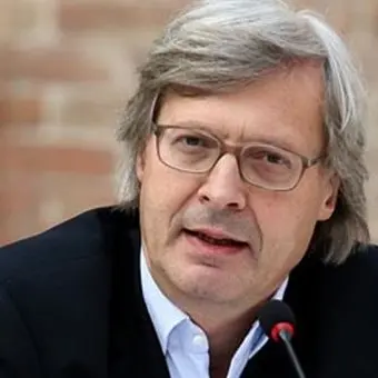 Vittorio Sgarbi a Lamezia con il suo nuovo libro sul mito e la belle époque