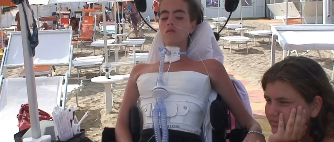 Una spiaggia senza più barriere per Marica