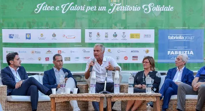 Al via Serre in festival: Giletti e Somma conquistano la scena