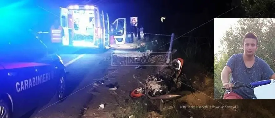 Continua la mattanza sulla Statale 106. Muore un diciottenne in scooter