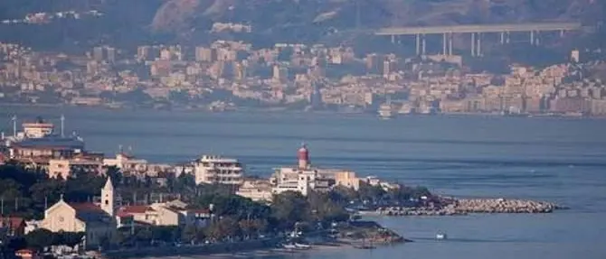 Villa San Giovanni, tre ore d'attesa per raggiungere la Sicilia