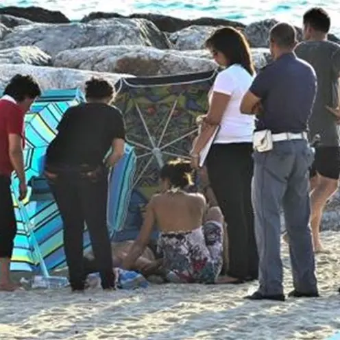 Sangue tra i castelli di sabbia in Calabria. La lunga scia di omicidi in spiaggia