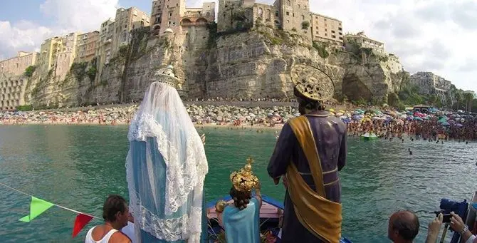 Ferragosto nel Vibonese: mare, montagna e grandi abbuffate