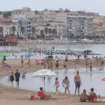 Estate a Crotone, nei lidi trend in aumento: «Il mare pulito fa tornare i turisti» -VIDEO