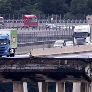 Tragedia di Genova, strazio senza fine. Sono tre le vittime calabresi