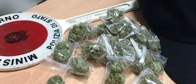 Spacciava droga in un villaggio turistico, fermato