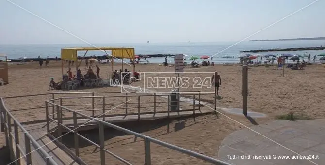 Spiaggia per disabili a Crotone: parte “Nessuno si senta escluso” - VIDEO