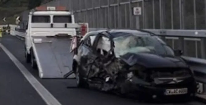 Tedesco contromano in autostrada: muore un calabrese padre di 4 figli