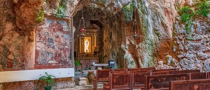 “L’Eremo di Santa Maria della Stella”: un libro per scoprire uno dei più suggestivi culti mariani in Calabria