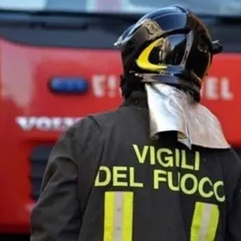 A fuoco fienile nel Vibonese, si indaga sulle cause del rogo