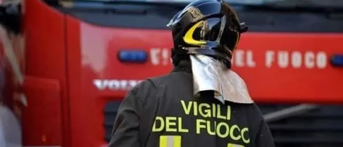 A fuoco fienile nel Vibonese, si indaga sulle cause del rogo