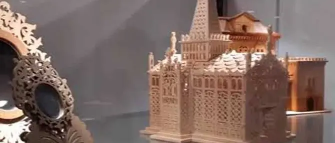 L'arte del traforo, il maestro Repole dona le sue opere ad Oppido Mamertina