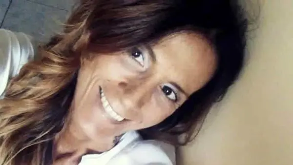 Picchia e uccide una donna, fermato il vicino di casa