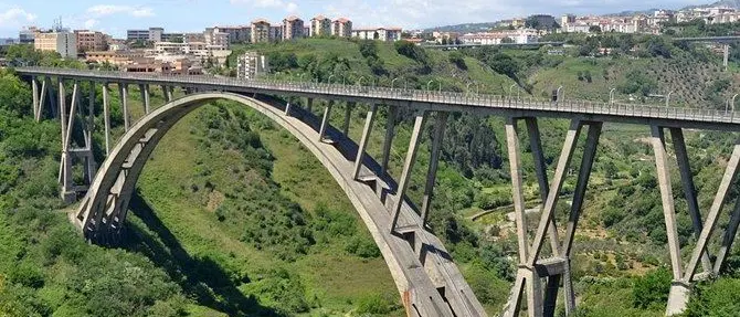 Ponte Bisantis a Catanzaro, ribadita l'interdizione ai mezzi pesanti