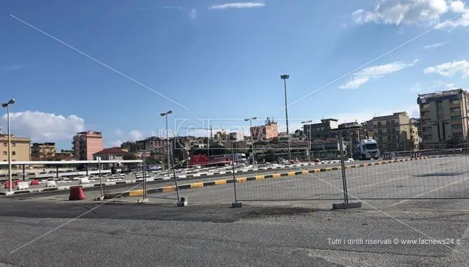 Cisterna perde liquido infiammabile, interdetta area a Villa San Giovanni