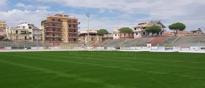 Locri, il nuovo stadio Comunale prende forma