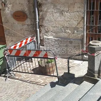 Catanzaro, Palazzo Fazzari cade a pezzi: recintata area a rischio crollo