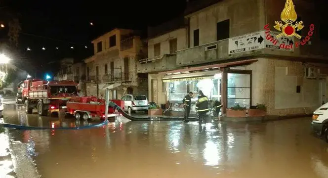 Maltempo nel Vibonese, salvate sei persone bloccate nelle loro case -VIDEO