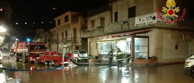 Maltempo nel Vibonese, salvate sei persone bloccate nelle loro case -VIDEO
