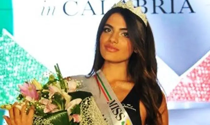 Miss Calabria, la corona a Sara Fasano