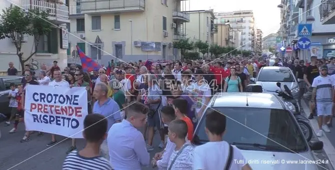 «L'Ezio Scida è casa nostra»: i tifosi del Crotone difendono lo stadio