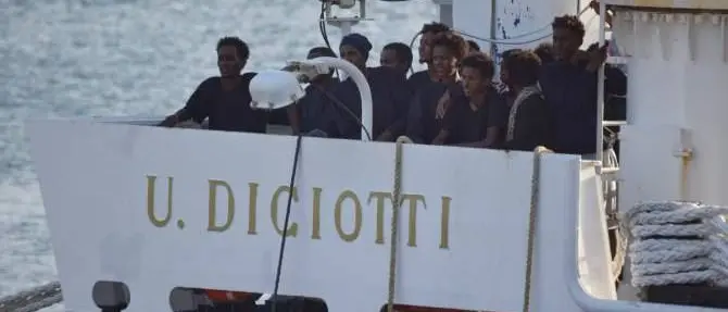 I migranti della nave Diciotti arriveranno anche in Calabria
