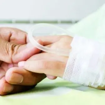 Ingoia una monetina, paura per un bambino
