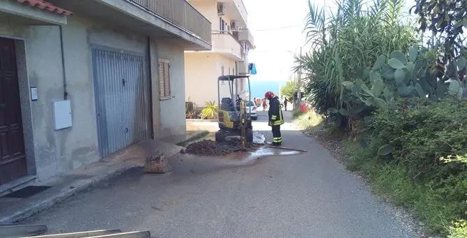 Paura a Briatico, sgomberate 60 persone per una fuga di gas