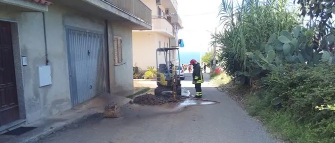 Paura a Briatico, sgomberate 60 persone per una fuga di gas