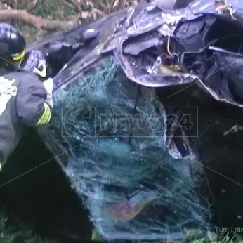 Incidente nel Vibonese: finisce con l’auto in un burrone