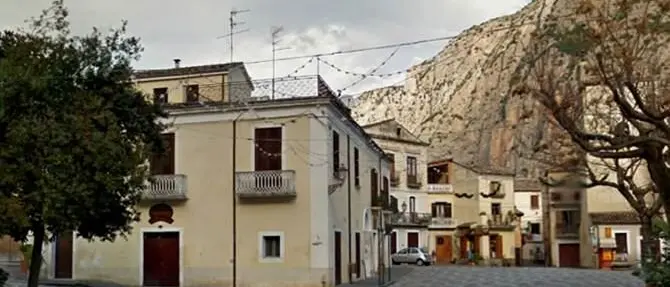 «Le vittime della strage sempre nel nostro cuore ma Civita deve rinascere»