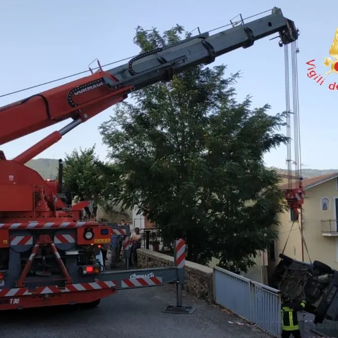 Incidente stradale a Fossato Serralta, intervengono i vigili del fuoco