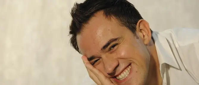 L'artista Gennaro Calabrese “vola” a Radio Kiss Kiss