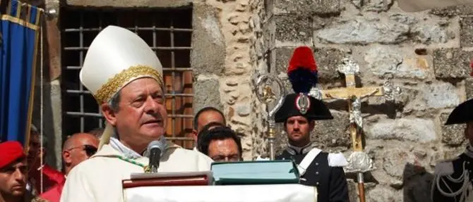 Monsignor Francesco Oliva: «La Madonna rifiuta i mafiosi»