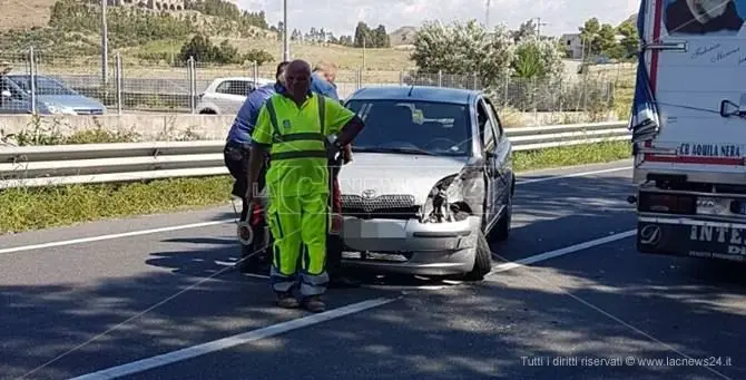 Incidente sulla statale 106 a Sellia, due feriti