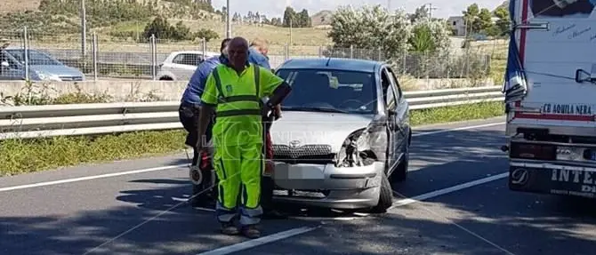 Incidente sulla statale 106 a Sellia, due feriti