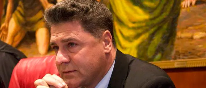 «La maggioranza non esiste più, Oliverio si assuma le sue responsabilità»