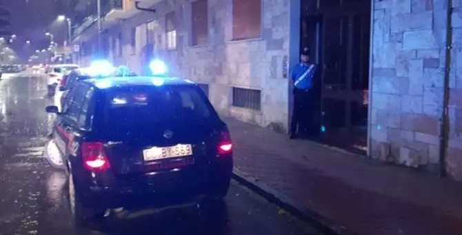 Uccide il marito accoltellandolo al cuore, arrestata 48enne