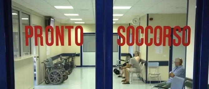 Rissa al Pronto soccorso di Catanzaro, aggredito operatore 118