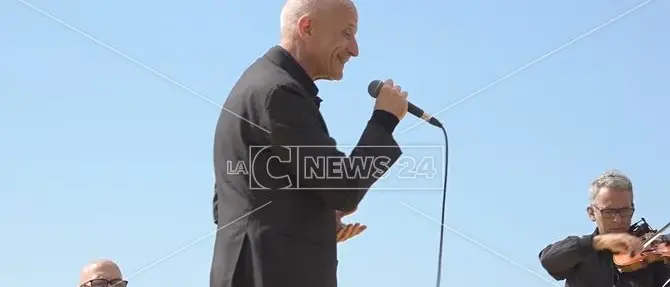 Radicamenti, cala il sipario con Avitabile e Servillo