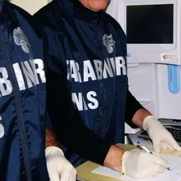 Vaccini, i Nas nelle scuole per la verifica dei certificati