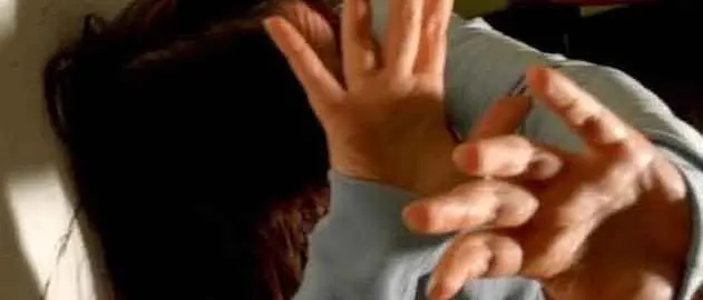 Aggredisce e minaccia la moglie, arrestato 59enne a Catanzaro