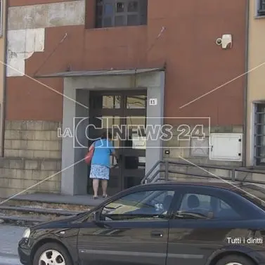 Cosenza, ufficio scolastico nel caos tra ritardi e carenze di personale - VIDEO