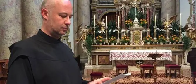 Da chirurgo a prete: «Ho curato i corpi, ora curo le anime»