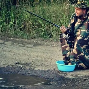 Buche e voragini fanno paura? Ecco 10 motivi per amare le strade calabresi