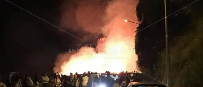 Lo spettacolo pirotecnico provoca incendi nelle campagne, paura a Bovalino