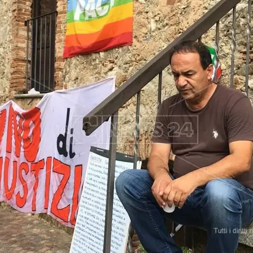 Fiction su Riace sospesa, Lucano si interroga: «Quale legame con l'inchiesta?»